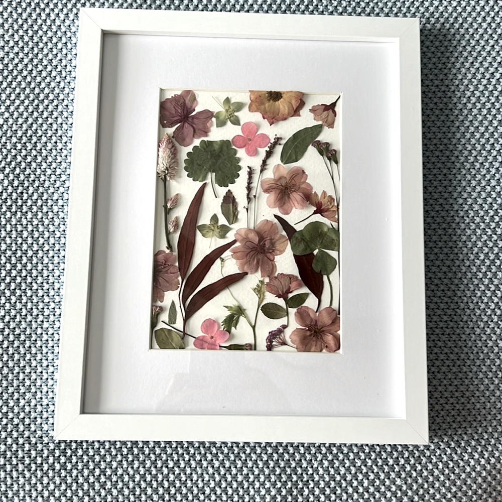 PRESSED FLOWER ART